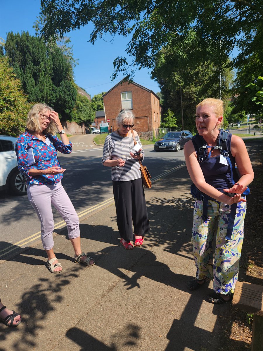 Walking pedagogies writing workshop with #JenniferWatt &amp; Michelle Honeyford <a href="/edliteracy/">Michelle Honeyford</a> from U Manitoba on the nature rich campus of U Exeter <a href="/The_UKLA/">UKLA</a>