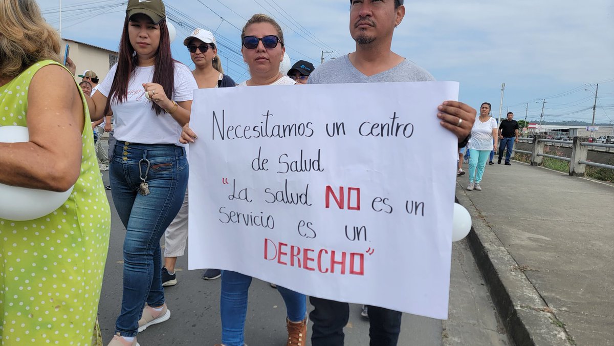 UrbVillaBonita's tweet photo. Marchamos por la falta de obras de la @alcaldiagye marchamos por la inseguridad @MinInteriorEc marchamos por la falta de escuelas @Educacion_Ec marchamos por la contaminación  @Ambiente_Ec marchamos por las inundaciones y las calles en pésimo estado @ObrasGuayaquil https://t.co/QjUGneeBQo