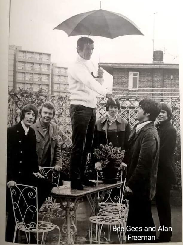 RobinEarthAngel's tweet photo. Bee Gees photo of the day.#beegees #alanfreeman https://t.co/dhw2haCUFY