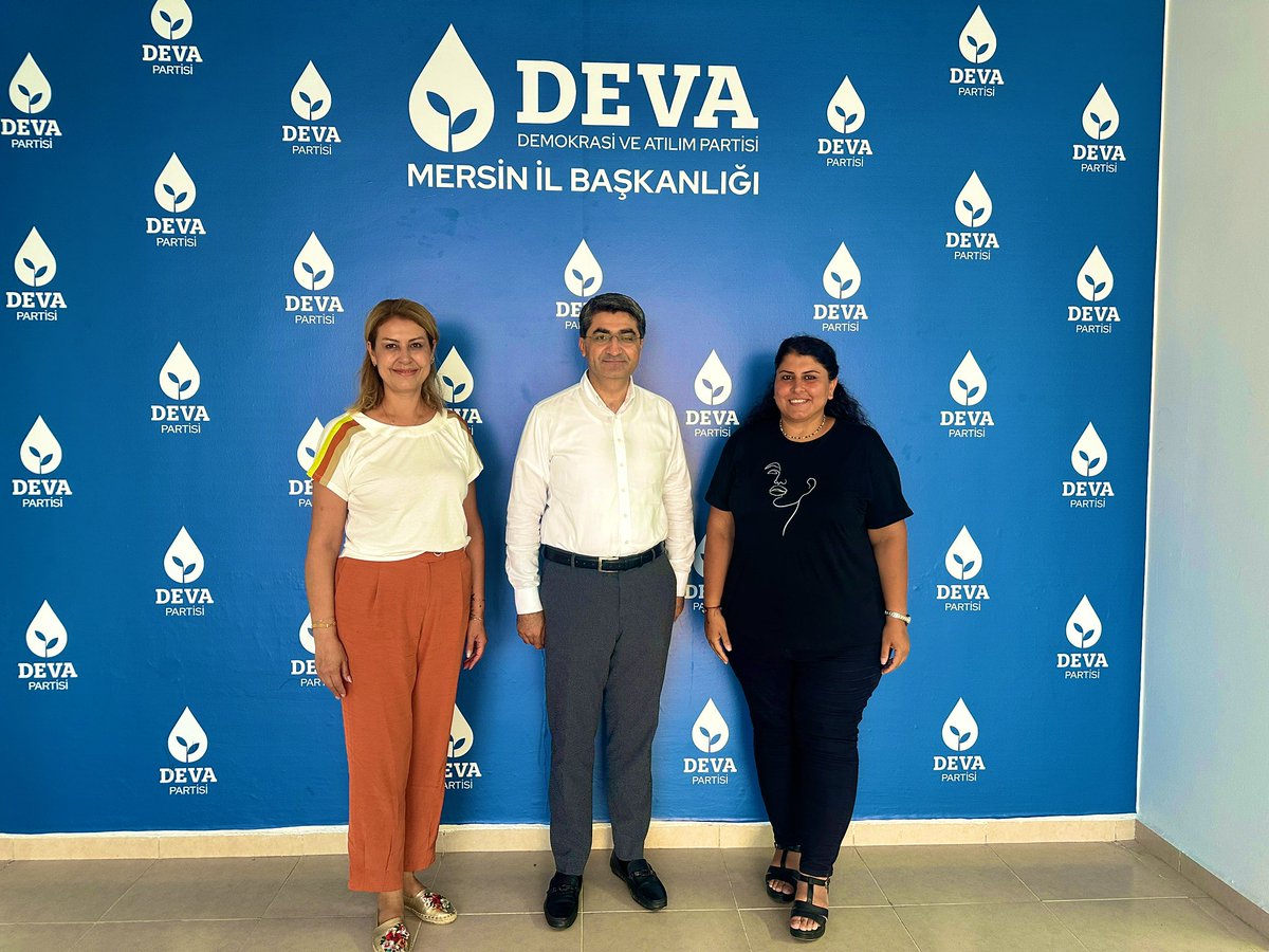 Mersin milletvekilimiz sayın Mehmet Emin Ekmen ve teşkilatımızla bayramlaştık,ziyaretimize gelen Diyarbakır teşkilatından <a href="/MelisKandemirr/">Melis KANDEMİR</a> arkadaşımıza ziyareti için teşekkür eder herkese iyi bayramlar dileriz.
<a href="/devapartisi/">DEVA Partisi</a> <a href="/alibabacan/">Ali Babacan</a> <a href="/emin_ekmen/">Mehmet Emin Ekmen</a> 
#KURBANBAYRAMI