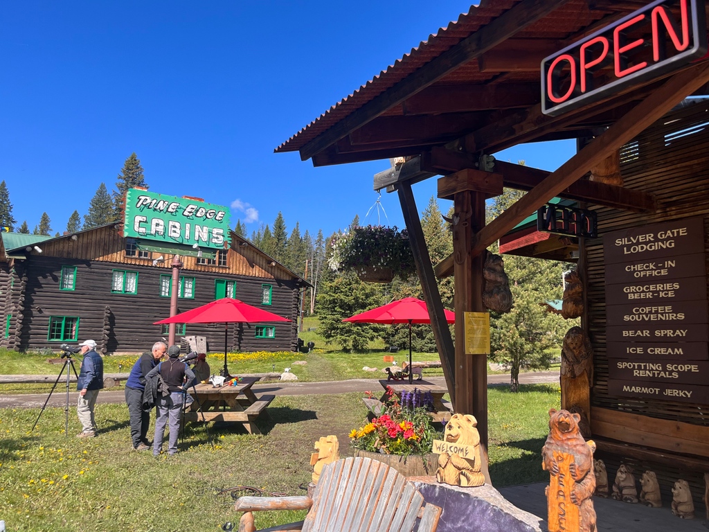 silvergate_MT's tweet photo. ... The Weather Yesterday was Beautiful Here in Silver Gate!!! These photos are of Guest Checking Out Spotting Scopes, We carry Vortex &amp; Swarovski Spotting Scopes for Sale &amp; Rentals. Enhance Your Experience, when Connecting w/ Nature!!! Photo Credit: Stephan #vortex #swarovski https://t.co/rCY64P6xRw