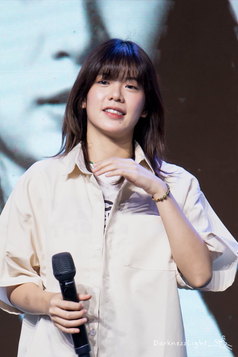 DarknessLight__'s tweet photo. หายไวๆนะ น้องวี

#WeeWeeraya #WeeBNK48 #IndyCamp #BNK48 https://t.co/t6ZTZQzfQc