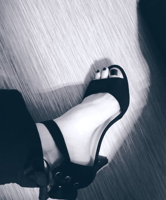 W czarno białej wersji, wyszło nawet niezłe 😅  @FindomPolish @find0m @rt_feet @PolishFootSlave @PolishFindomFan<a class="tags" target="_blank" title="On Twitter" href="/?out=eyJ0eXAiOiJKV1QiLCJhbGciOiJIUzUxMiJ9.eyJpYXQiOjE3MjMwNzA2MjAsImlzcyI6InR3cG9ybnN0YXJzLmNvbSIsIm5iZiI6MTcyMzA3MDYyMCwiZXhwIjoxNzU0NjA2NjIwLCJyZWRpcmVjdF91cmwiOiJodHRwczovL3R3aXR0ZXIuY29tL0ZpbmRvbVBvbGlzaCJ9.RbPrsVlEyQ8BmikcJUmn6aD4g-75MSH_5IJ1TUV047QDjzfypz21eFDPvjANHv6Gi0rnwC2GccjShu5KVvw38Q">@FindomPolish</a><a href="/tag/footfetish"class="tags"><span>#footfetish</span></a><a href="/tag/feet"class="tags"><span>#feet</span></a><a href="/tag/domina"class="tags"><span>#domina</span></a><a href="/tag/slave"class="tags"><span>#slave</span></a><a href="/tag/mistress"class="tags"><span>#mistress</span></a><a href="/tag/s"class="tags"><span>#s</span></a>