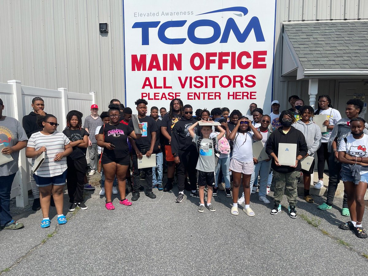 At our CTE Aviation & Career Accelerator Summer Enrichment Program, Ss were able to visit TCOM in Elizabeth City. ECPPS CTE is excited to announce that this week, Ss who attended the camp earned 146 credentials! There was a 92.68% completion rate. #ecppsctematters #CTEforNC https://t.co/F9JvvD4lbd