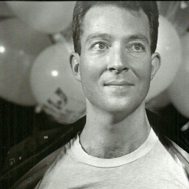  Happy Birthday, Fred Schneider III (Newark, Nueva Jersey; 1 de julio de 1951). 