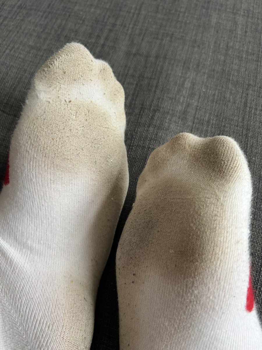herrin_amaya's tweet photo. Sklaven die Möbel aufbauen sind die besten! 😈
Man sieht zu und entspannt während dieser Loser sich abrackert 😂☝🏼
#slavework #slave #LOSER #paypig #dom #payforwork #findom #femdom #slavefr #paypiggie #paypig #paypiggieswanted #paypigneeded https://t.co/BSui1rWyOv