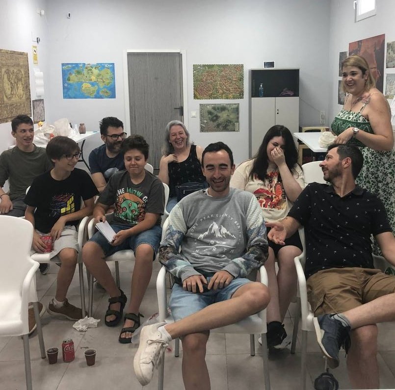 Madrugamos para nuestro "Desayuno con Directores de Juego", una mesa redonda en la que algunos DJs nos cuentan sus experiencias y consejos para empezar a dirigir partidas de rol.
#encuentroaleatorio #murcia #rol #juegosderol #roldemesa #roleplaying #ttrpg