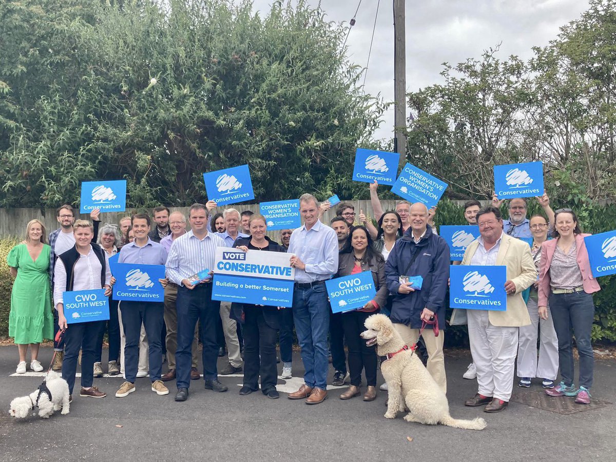 Excellent day so far in Somerton & Frome, with various teams out and about campagining to elect our superb local candidate Faye Purbrick - as well as a quick trip to deliver cakes to the campaign centre 🎂🎂🎂

#ToryDoorstep