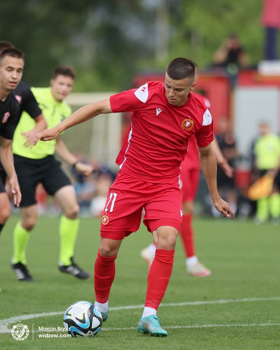 RTS_Widzew_Lodz's tweet photo. ⏱️ 46' | Zaczynamy drugą połowę. W Widzewie bez zmian. 
-
RELACJA 👉🏻 https://t.co/z1ShUl8TkF
-
#WIDRES 0:0 https://t.co/MWw3cLlFjV
