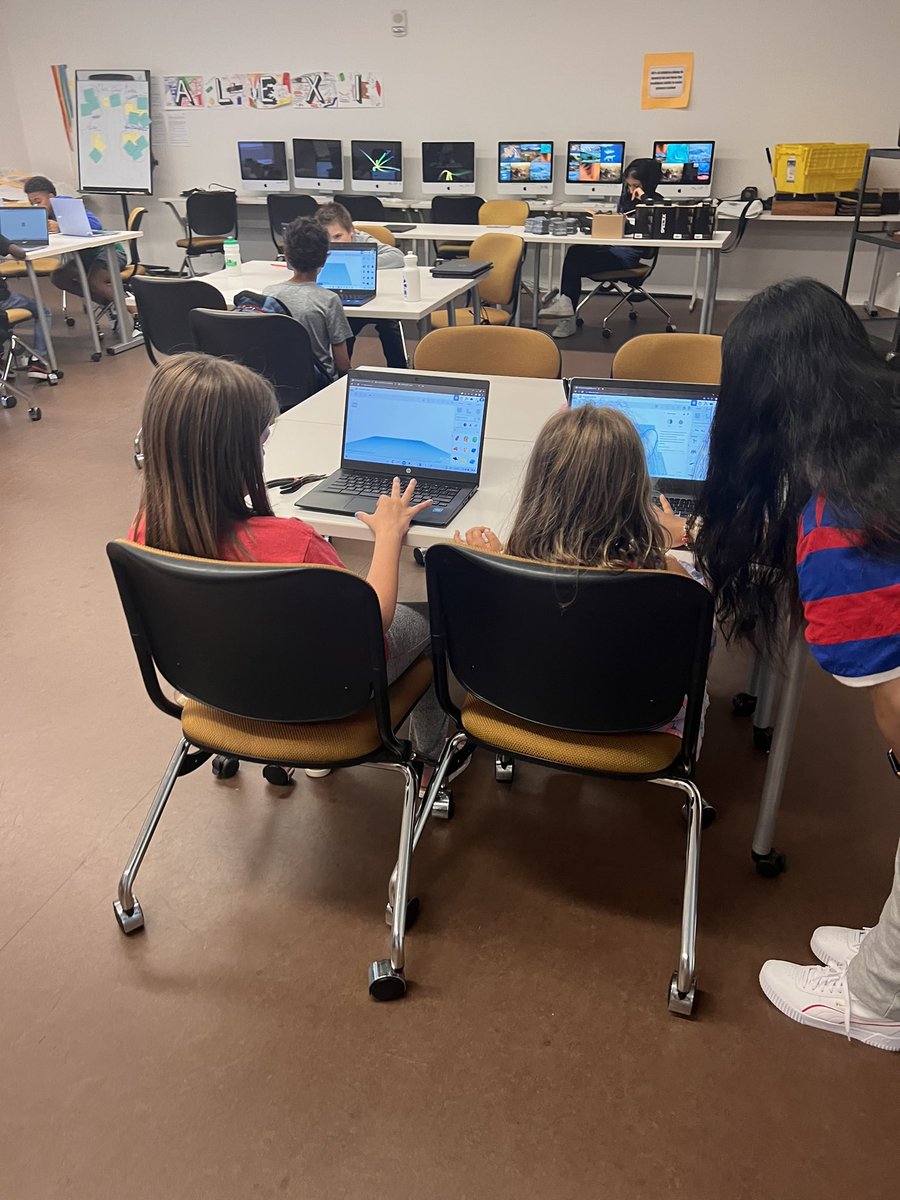 Dr_BeckyBartel's tweet photo. When mom has to run to campus to check on her interns and they get to 3D print with the big kids 🤣 #lookatthosefaces @CSforCLE https://t.co/3d0H9hDLGq