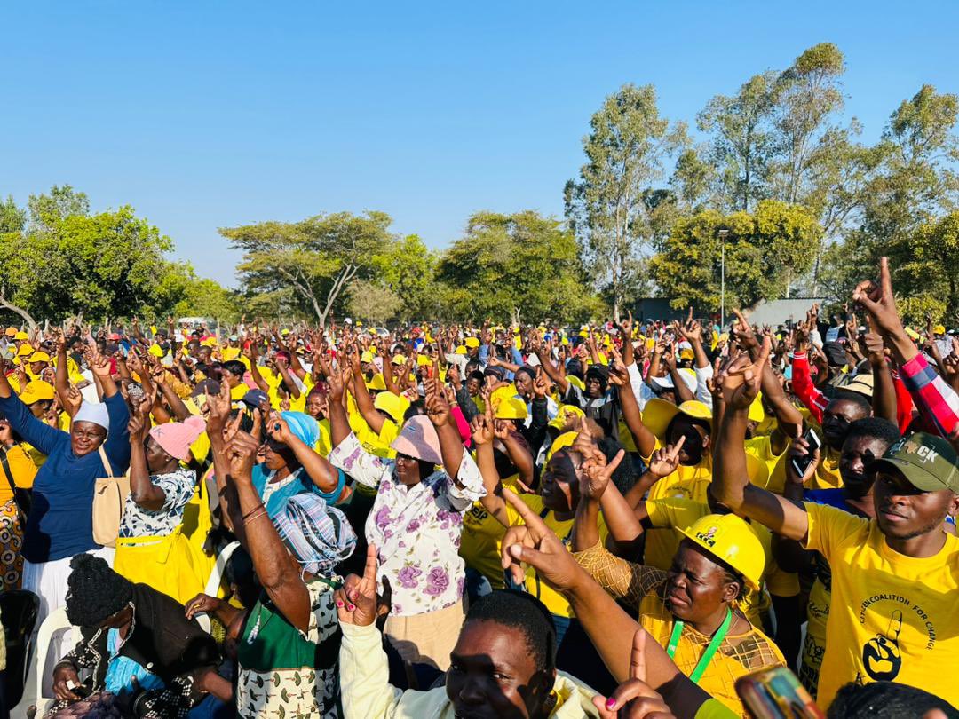 nelsonchamisa's tweet photo. CHANGE IS IN THE AIR… I’m in rural and farming areas of Marondera meeting with communities. The chorus for Change #ForEveryone is so loud! #Godisinit https://t.co/9YQnkuhoPS
