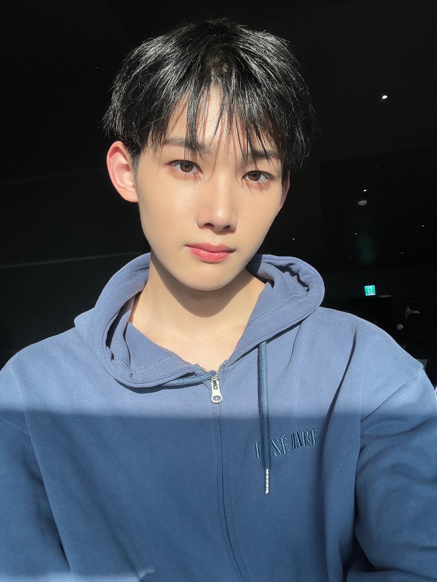 summer78lover's tweet photo. 이세상 모든 파란색은 다 너꺼야 
>.< https://t.co/QjOFHovZjJ