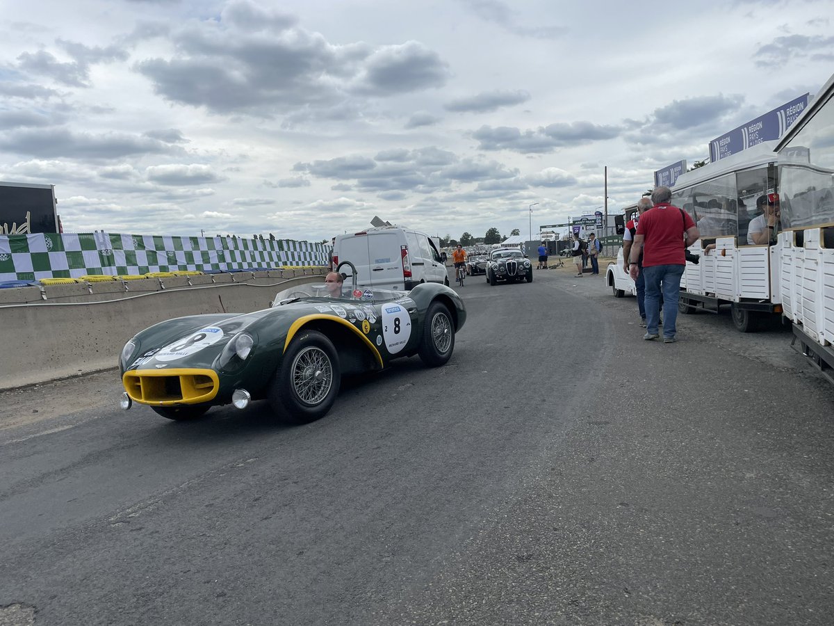 Le Mans Classic, Treffpunkt für mehr als 200.000 Benzinbrüder und Schwestern, mit Ihren automobilen Zeitzeugen…