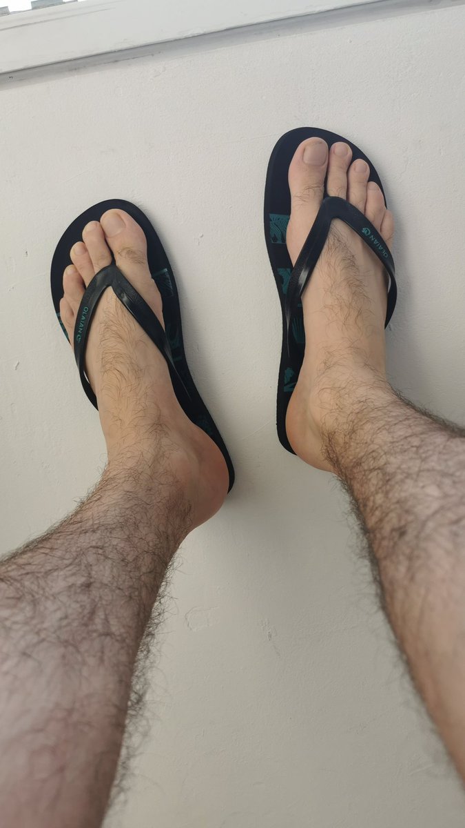 #feet #feetpic #feetloves #toes #toeslovers #feetfethish #feetslave #footfetish #flipflops