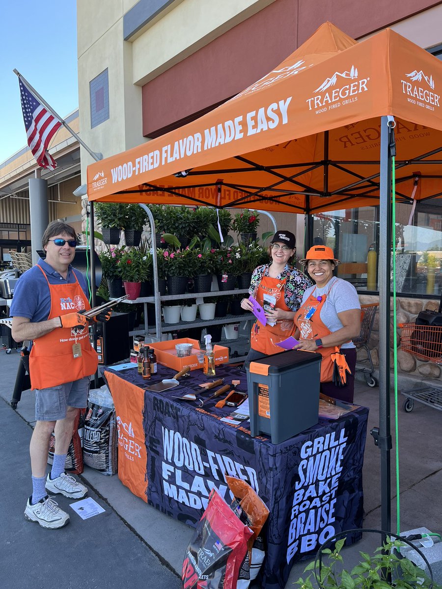 JFields_THD's tweet photo. Nothing quite like a @TraegerGrills AND @tuffshed Saturday Specialty event on a holiday weekend!!! #Sublime4409 #DrivingD53 #PacNorthProud https://t.co/Z8SFOxZAxe
