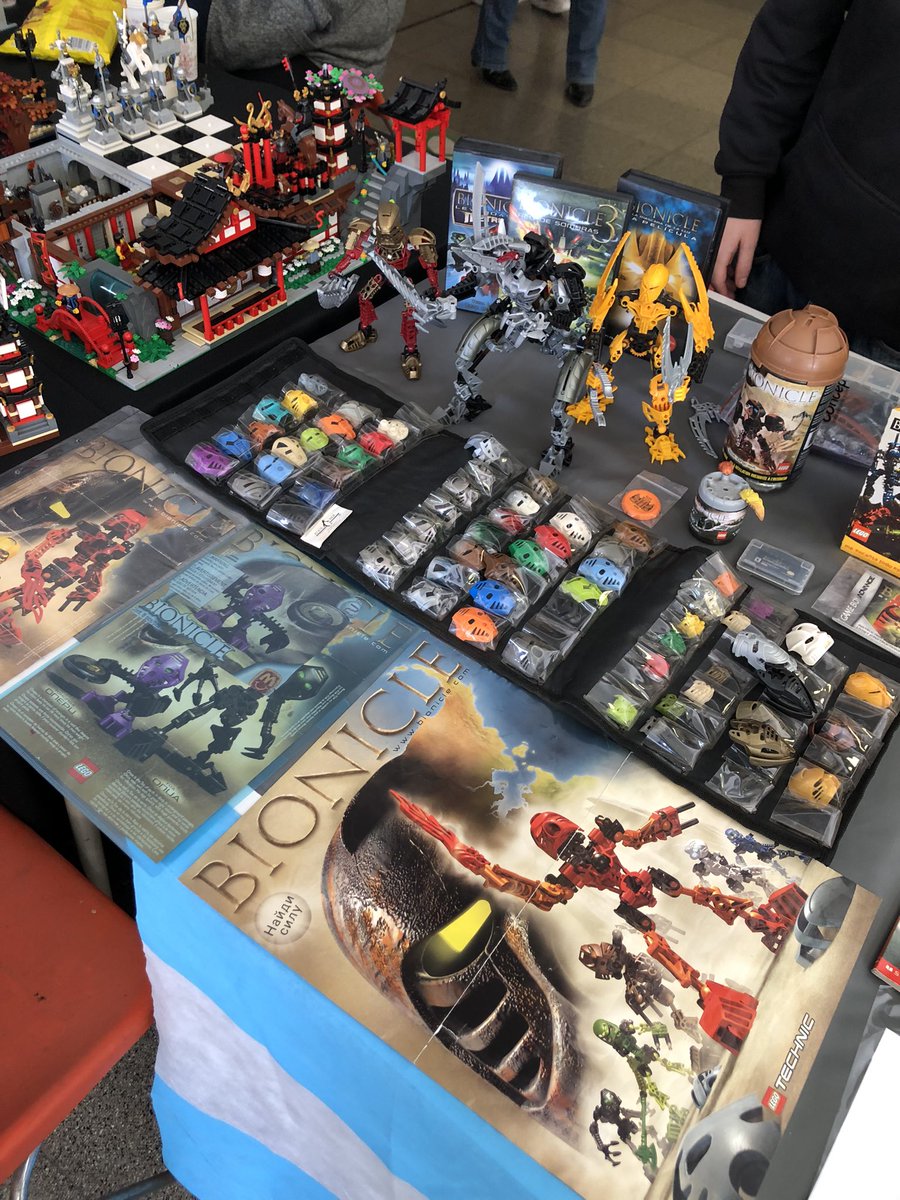 chicobionicle's tweet image. Lego convention in Argentina! Representing Bionicle for the 1st time 😁