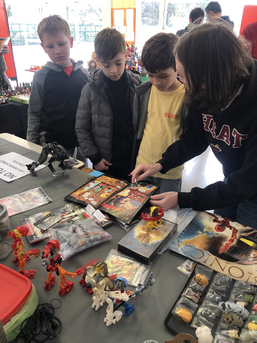 chicobionicle's tweet image. Lego convention in Argentina! Representing Bionicle for the 1st time 😁