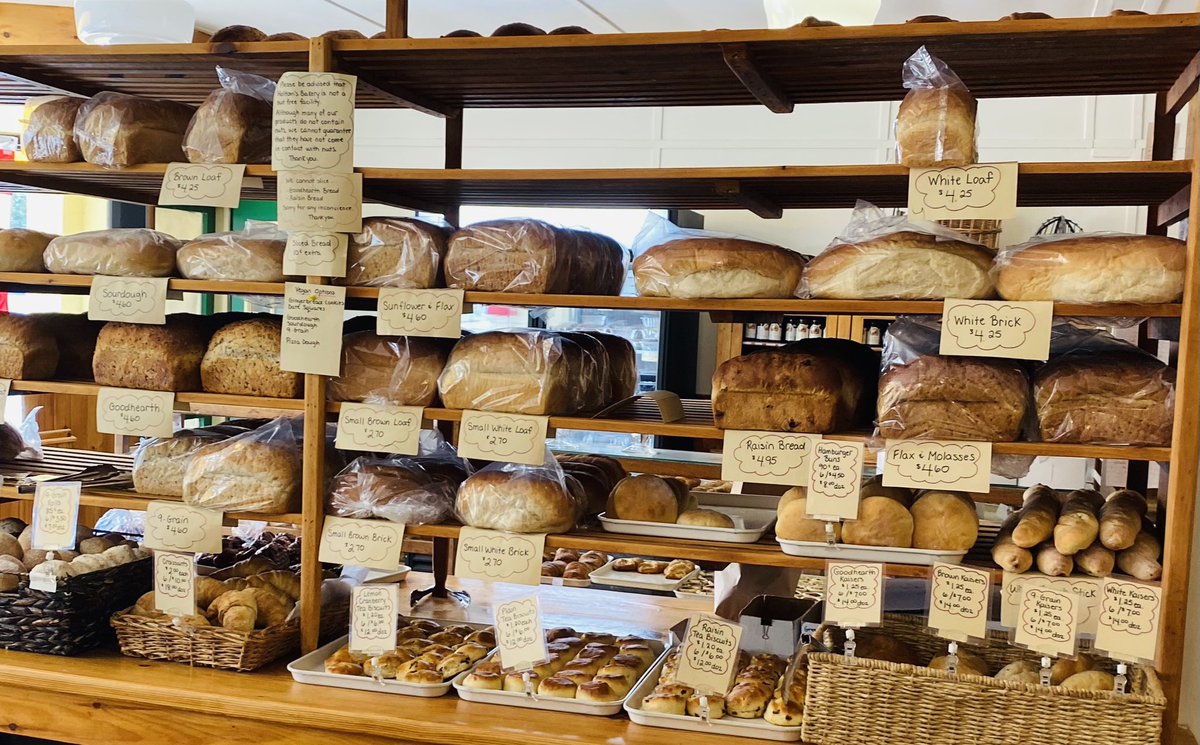 EEmberg5's tweet photo. Just when you thought everything was closed today…EUREKA!! Note to self: never, ever walk into a bakery while hungry! #BoughtTooMuch #CanYouBlameMe #NoRegrets #Yet #IWillShare #Maybe #HoltomsBakery @TownofErin https://t.co/wHJrF1hgEX