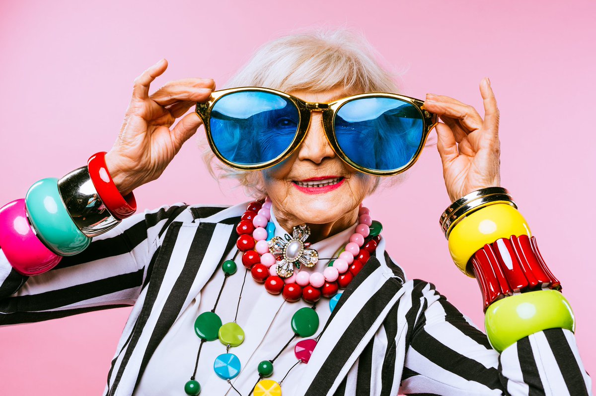 😂 How does the moon cut its hair? Eclipse it! When’s the last time you’ve had a good laugh? Why not make it today, as it happens to be International Joke Day!  Share one of your favorite jokes in the comments. 🤣😆

#InternationalJokeDay 
#TheHeartOfBetterLiving 
#JokesForDays