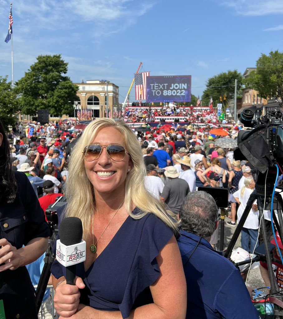 About to go on stage at President Trump’s Independence Day Celebration in South Carolina! 🇺🇸

TUNE IN: rumble.com/v2vyske--trump…