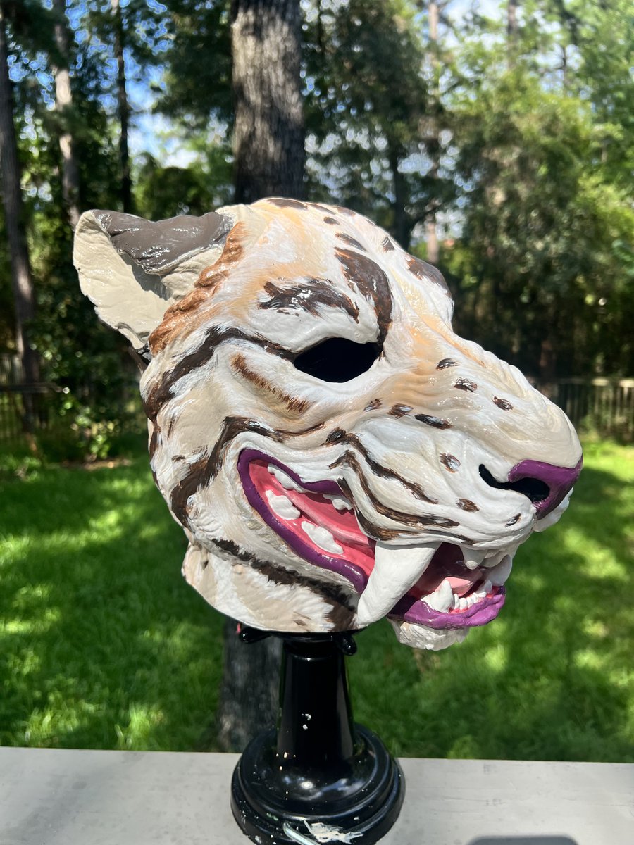 SnapJawForge's tweet image. Can you feel it? That growing rumble of pure… anticipation?

It’s time for a Snap Jaw raffle! We want to 💥blow this up💥 bigger than any we’ve done before!

Follow, RT and comment tagging 2️⃣ friends you want in your pack to win 1 custom hood &amp;amp; 2 blanks!

Raffle ends on the 15th