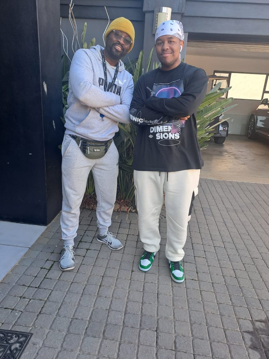 mrjhelem's tweet photo. Father &amp; Son ❤️🤗 https://t.co/FQgJYxpJrS