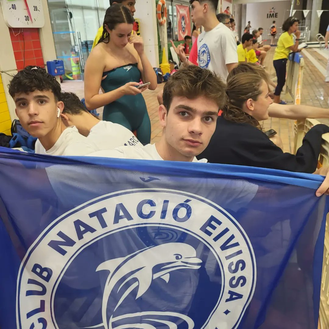 CNIBIZA's tweet photo. Campeonato Balear de Verano Open, todavía 3 jornadas por delante.
16 nadadores de nuestro Club afrontan el Campeonato con mucha ilusión acompañados de nuestro Director Técnico Darío Gutiérrez y nuestra entrenadora Marta Ribas.
#cneivissa #natación
#ctobalear #equipazo https://t.co/oMcTRsUARY