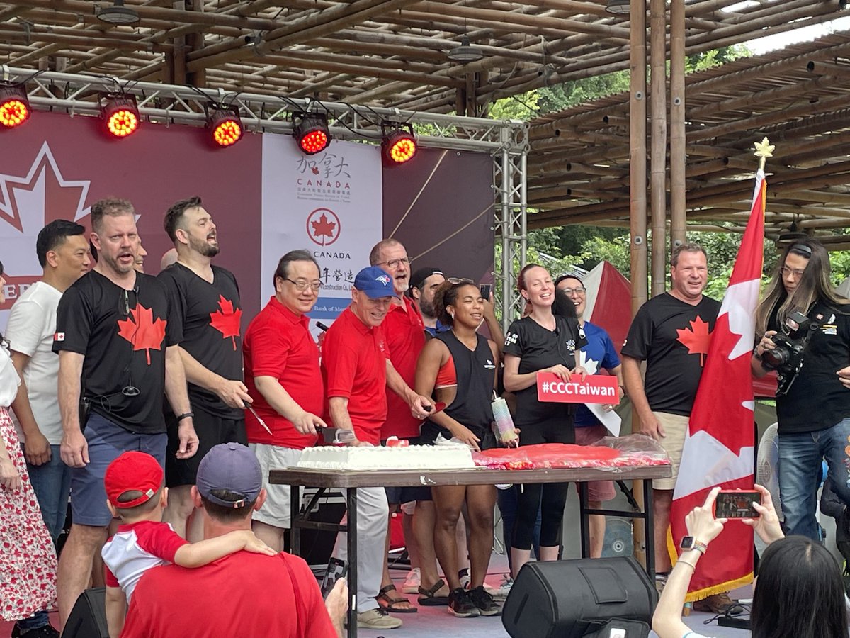 Great Canada Day party organized by the Canadian Chamber of Commerce in Taipei at the Haka Cultural Park. Enjoyed some fantastic bands, food and festivities with our Taiwanese friends.