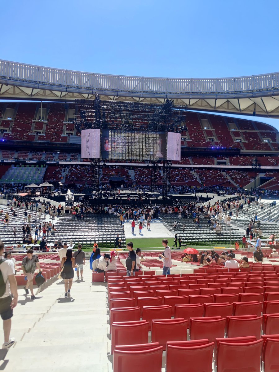 Despues de 1 hora de cola estamos in