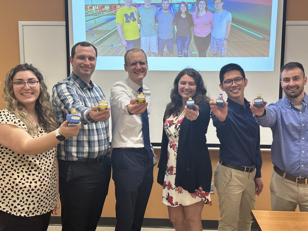 voRIC0nazole's tweet photo. So proud of these graduating residents ❤️ they all took ownership of antimicrobial stewardship to the max the entire year. Glad to keep 4/6 on staff at UTMC! 🚀 #IDTwitter #TwitteRx https://t.co/ywJXnvVVbv
