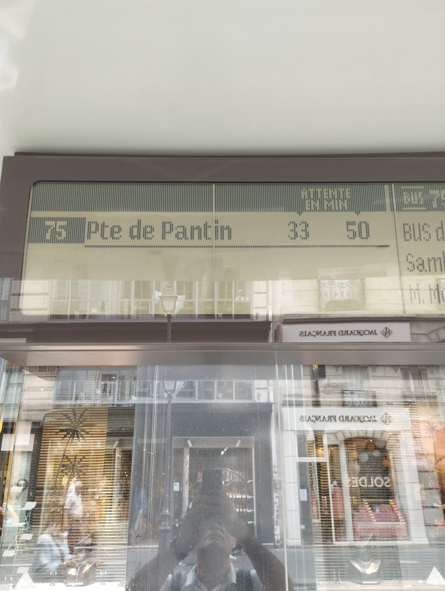 jbenoitr's tweet photo. Dites @ClientsRATP @IDFmobilites cet après midi dans le Marais : la théorie vs la réalité 😭 ahh oui j'oubliais : vous êtes désolés et vous vous excusez pour la gêne occasionnée, n'est ce pas ? https://t.co/PB2ndESByF