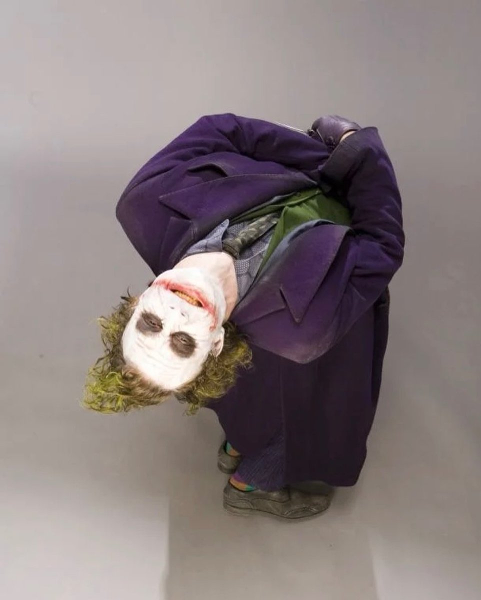 Retrophy_'s tweet photo. Heath Ledger as Joker https://t.co/khCGbhEUnY