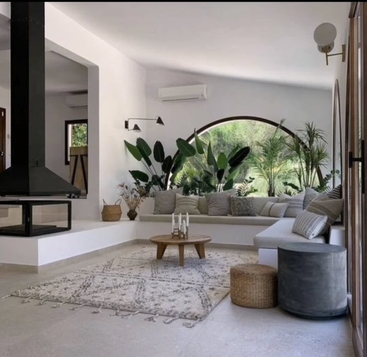 ProfyListAI's tweet photo. Arches in the  house 🏠 https://t.co/gG8CHZgrgE