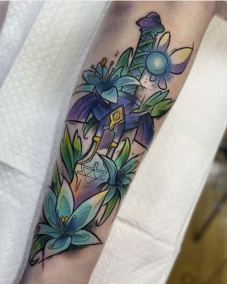 stefansalamone's tweet photo. Very fun Master Sword piece for Andrew from a little while back, loved this palette!
•
#tattoo #tattooart #instatattoo #zeldatattoo #mastersword #zelda #masterswordtattoo #watercolour #watercolourtattoo https://t.co/seMvCO59vN