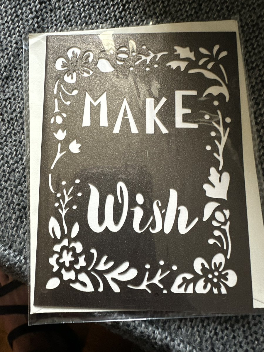 ENG1375's tweet image. I ordered a cheap assortment of greeting cards. #yougetwhatyoupayfor #saturdaymorning