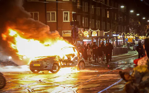 Riots are now breaking out in #Belgium as huge numbers of migrants begin to loot and burn the city. Police are mobilizing massive reserves to try to quell the uprising there but it looks like another EU state is about to go up in flames. As #DutchFarmers are being forced off…