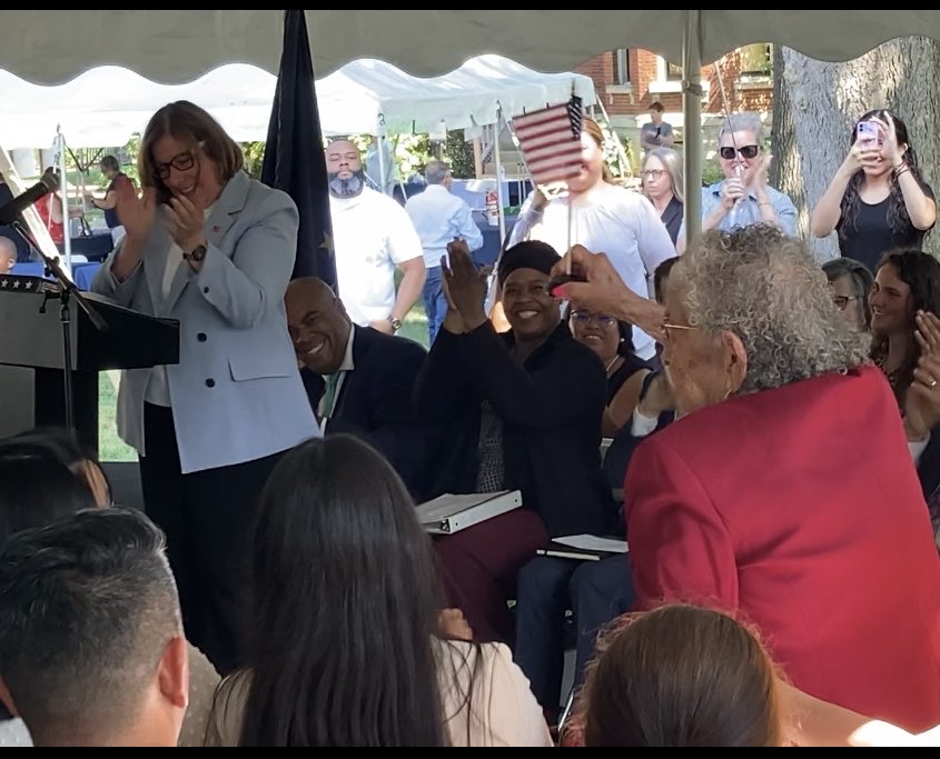pv0000's tweet photo. Honored to present⁩ the American flag to the eldest new citizen #ClaudiaMuñoz on behalf of the ⁦@INTLCTR⁩ 🧡at the Naturalization Ceremony presided by the Hon. Sarah Barker at the #BenHarrisonPresidentialSite. No better way to celebrate 4th of July 🇺🇸 ⁦@corteva⁩ 💙 https://t.co/cjyRw55aTX