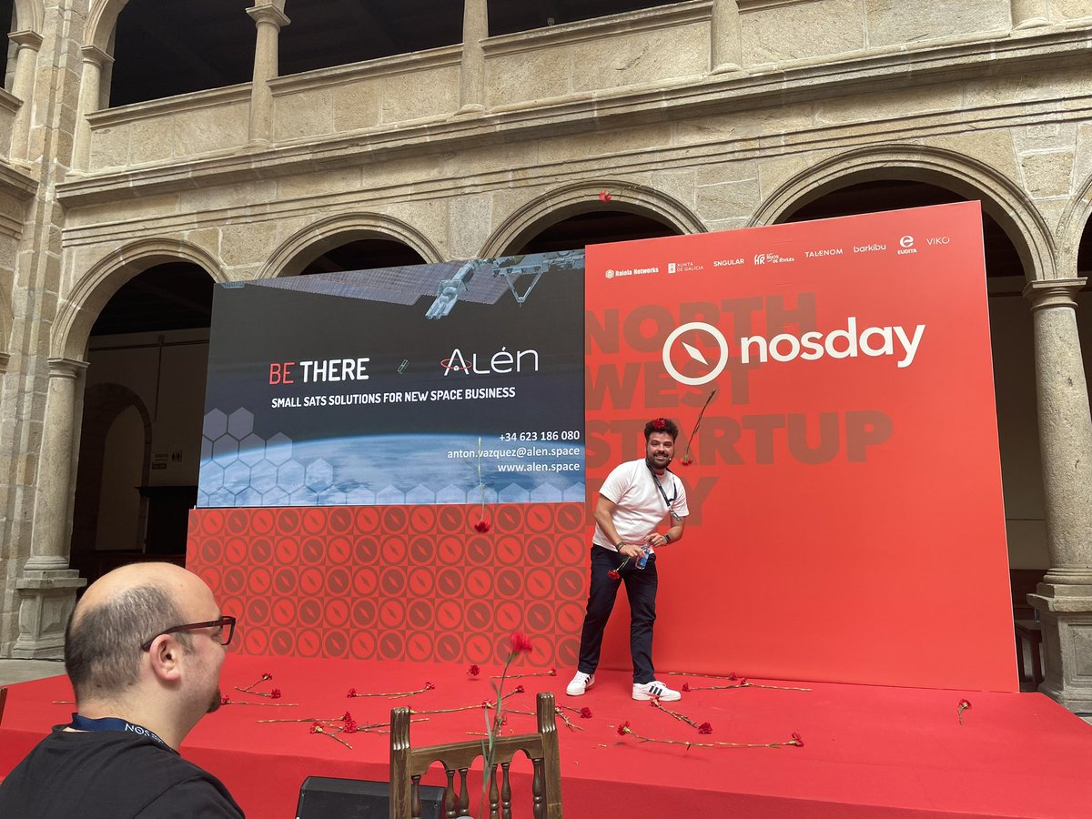 Roberto P. Marijuán (@robervigo) on Twitter photo El aplauso más grande en lo que llevamos de #nosday23 para Antón de <a href="/alenspace/">Alén Space</a>.
Hay que crear riqueza en Galicia para dar oportunidades a que la gente pueda quedarse, regresar o incluso venir a hacer su vida aquí desde cualquier lugar 🚀 El aplauso más grande en lo que llevamos de #nosday23 para Antón de <a href="/alenspace/">Alén Space</a>.
Hay que crear riqueza en Galicia para dar oportunidades a que la gente pueda quedarse, regresar o incluso venir a hacer su vida aquí desde cualquier lugar 🚀
