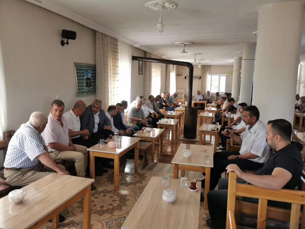 Midyat İlçesi'ne bağlı Söğütlü Mahallesi'nde Pektezel Ailesi'ne taziye ziyaretinde bulunduk. Merhumeye Allah'tan rahmet, yakınlarına başsağlığı ve sabır diliyoruz.