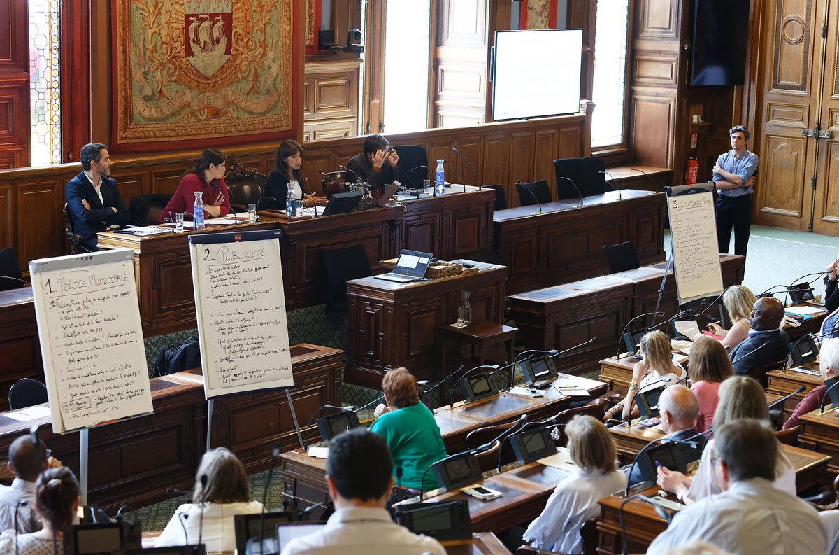 Quel plaisir d'échanger ce matin avec les 100 nouveaux Parisiennes et Parisiens de l'Assemblée citoyenne ! Avec des moyens de formation et de délibération, ils pourront concrètement peser sur la décision et faire voter des propositions d'actions nouvelles au #ConseildeParis.

Au