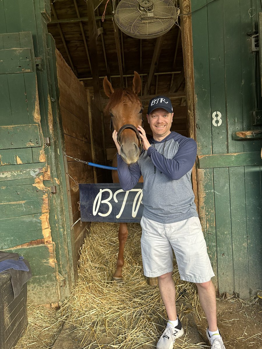 ItstheJHo's tweet photo. Spent the morning at @DelParkRacing with my dude MONKEY owned in partnership with @BTRracingstable. Purchased last October at @FasigTiptonCo Midlantic Yearling Sale #MdBred #VaCertified https://t.co/COvcbXK691