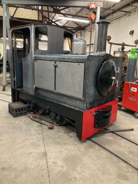 haylingrail's tweet photo. AK11 UPDATE:
The brand new body work is in place and awaiting the paint ๐จ
Shouldnโt be too long before she enters service on the railway!
Can you guess what colour it will be? ๐ค
#haylinglightrailway #haylingrailway #hayling #railway #train #seaside #sun #hlr #ehlr #dayout https://t.co/vE1jO8dtL5