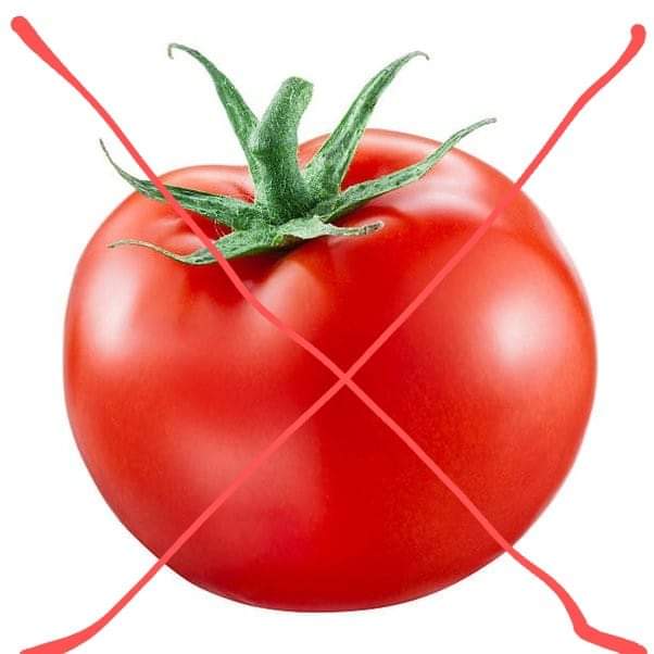 भूल जाइए कि #टमाटर नाम की कोई चीज भी होती है!
इन #लुटेरों को #औकात में लाने के लिये!
जापान मे लोग महगी सब्जी खरीदना बन्द कर देते हैं! जिससे उस सब्जी के रेट कुछ दिन मे नीचे आ जाते हैं. यही समाधान है! सभी लोग करके देखिये,
,वैसे मुझे पथरी है भी कह सकते हो 😃😃