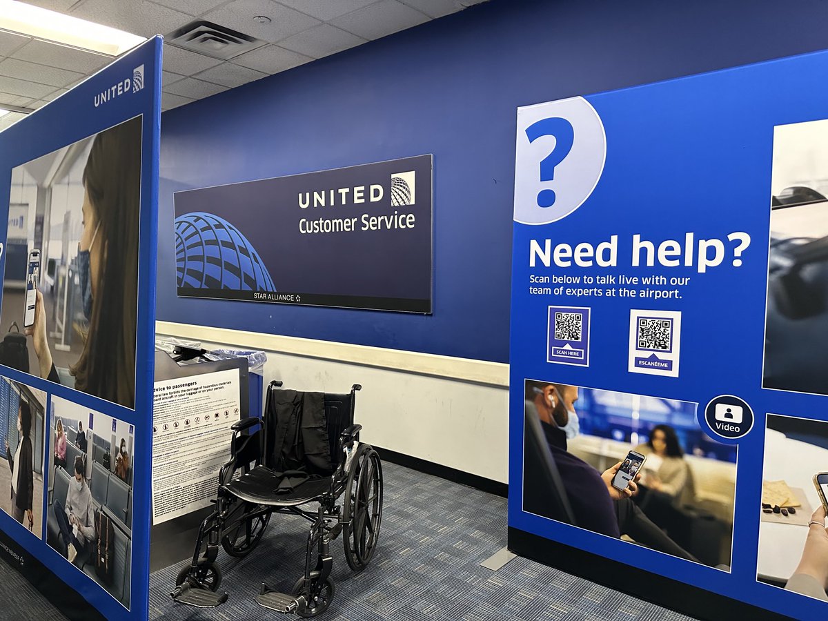 seatsnob's tweet photo. @united Gee United. This is a great way to make customers feel better. I took these at IAD. You remove that nasty ol’ , human interaction. Bad , bad move! #lousyservice https://t.co/rOCkN1KOU3