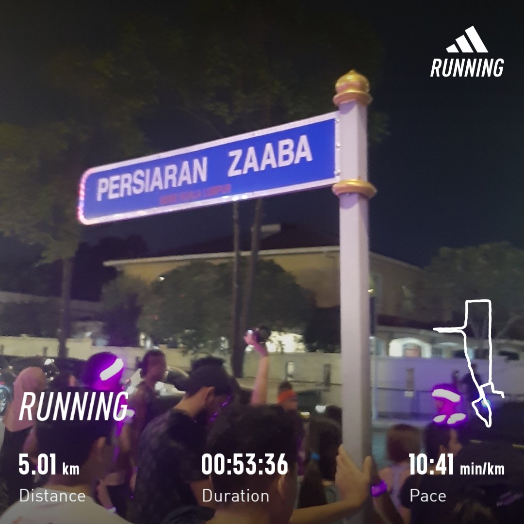 TheRafey's tweet photo. Come to TTDI just for the neon run vibes hehe. Thanks @bnwrc_ #WaveRun #YES5G https://t.co/FiEV8arq9c