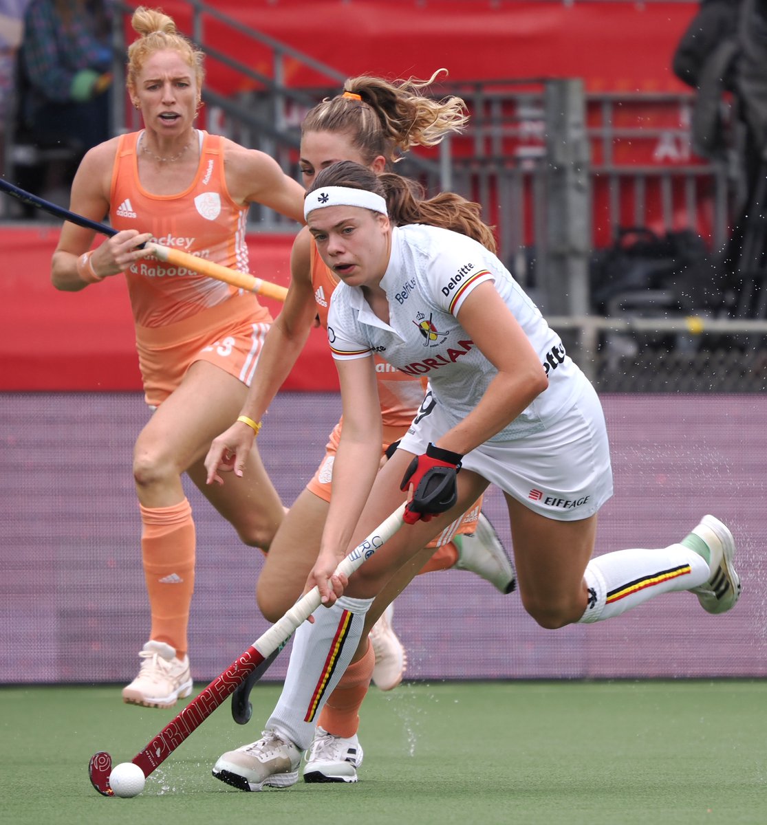 Talent Emily White klopt met België op deur van Europese top
hoofdklassehockey.nl/nieuws/talent-…