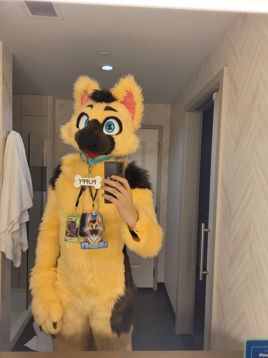 It's puppin time! See everyone on the con floor! 🐶

#AC2023