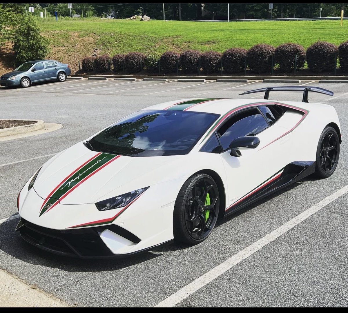 Discover Crypto tweet media