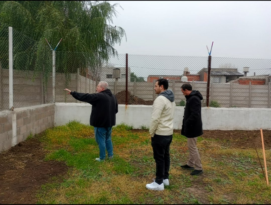 dantemajori's tweet photo. Desde la Comisión de Estadios @afa seguimos visitando y asesorando a los Clubes.
Fui al estadio que el @CADepParaguayo posee en V. Scasso, y pude ver los grandes avances en las obras, lo que me hace suponer que pronto su Primera División podrá jugar de local en él.
@tapiachiqui https://t.co/qDXxUOeXiF