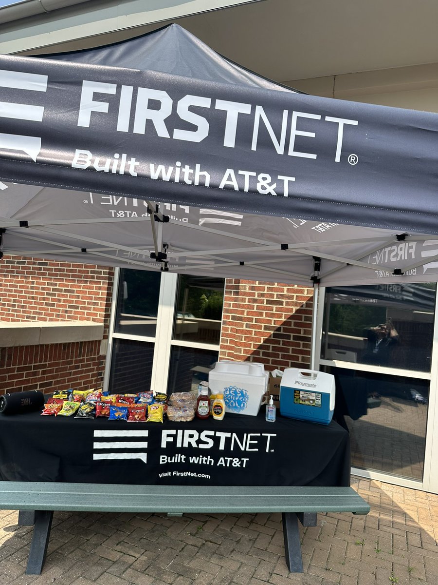 Montserrat Riddle tweet media